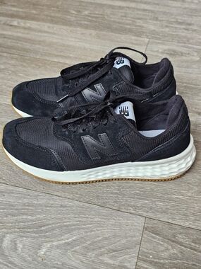 B8 New Balance Mens X70 Mens Size 9 Black Comfort Running Shoes Walking Sneakers